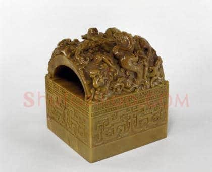寿山石雕夔龙瓦纽“雍正御笔之宝” | 故宫玺印类藏品