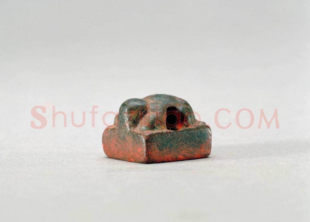 铜龟钮戏虎图案印 | 故宫玺印类藏品